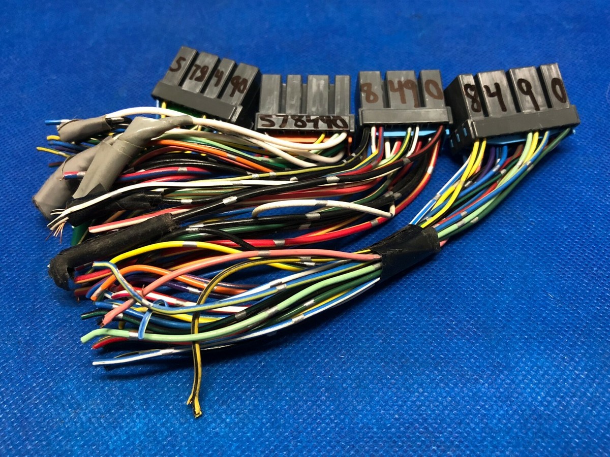 WIRING HARNESS PLUG CONNECTOR 02 MITSUBISHI LANCER AT MODULE