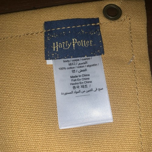 Harry Pottery Hogwarts Hufflepuff 2017 House Pendant Flag Logo Banner 30” RARE - Picture 9 of 16
