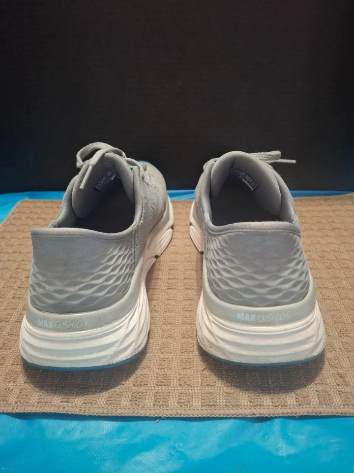 Zapatos para caminar Skechers sin cordones Max amortiguación para mujer talla 7,5 malla gris y blanca Foto 3 de 4