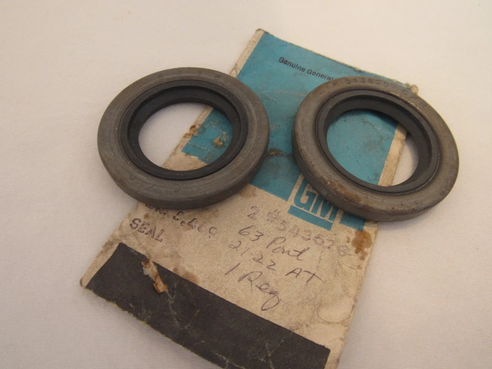 Nuevo de Lote Antiguo Pontiac Tempest Lemans T/8 326 Trophy 8 389 Sello de piñón trasero GM 543620 Foto 3 de 4