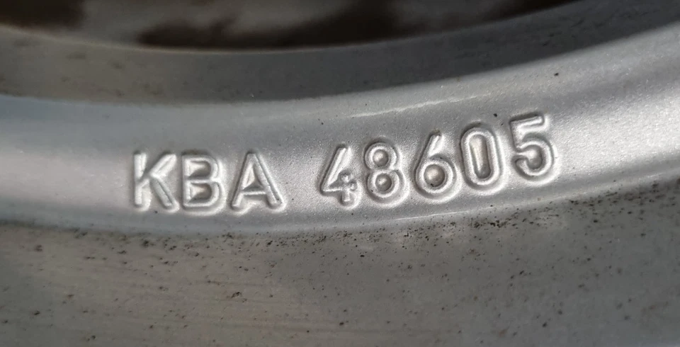 4x Winterkompletträder Platin Alufelgen 7,5Jx17H2 LK 114,3 B8 ET42 KBA48605 - Bild 4 von 4