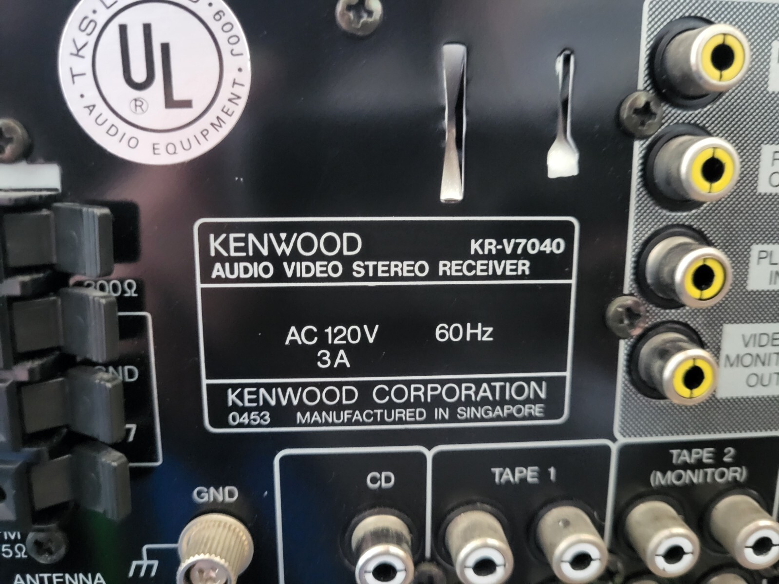 Kenwood KR-V7040 5 channel AV Receiver Amplifier Amp Partially Working