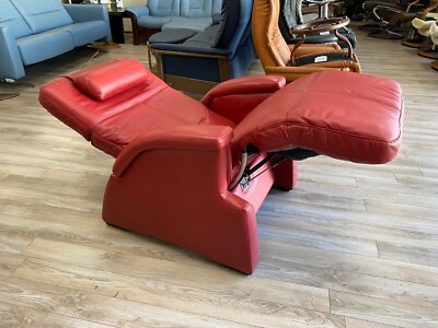 Human Touch PC-085 Power Zero Gravity Perfect Chair Recliner Red
