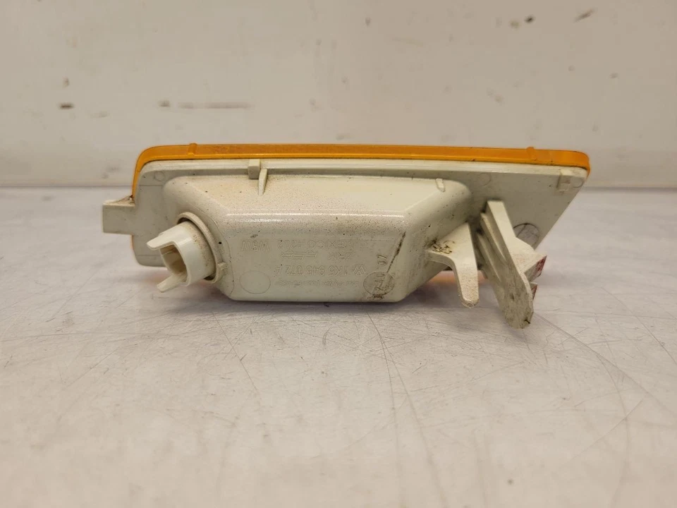 Marcador lateral derecho pasajero Volkswagen Jetta (VIN K) 2007-08 Foto 2 de 3