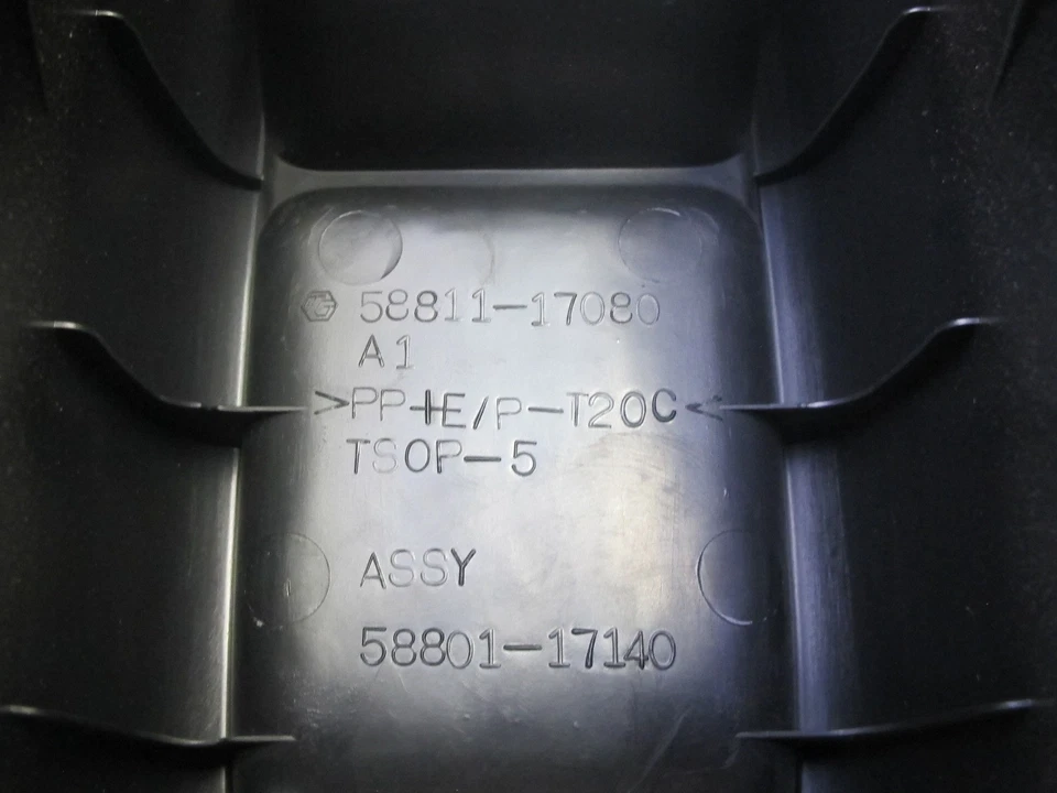 00-05 TOYOTA MR2 SPYDER ZZW30L CONSOLA CENTRAL EMBELLECEDOR PANEL CUBIERTA 58811-17080 OEM Foto 3 de 4