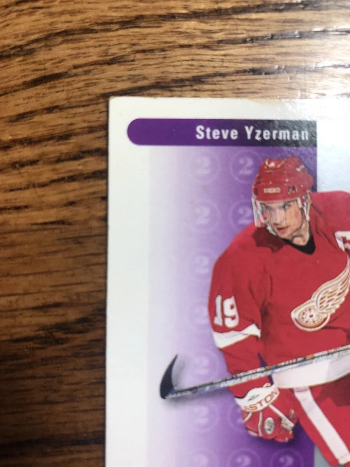Red Wings Steve Yzerman 320 Team Collectible Ice Hockey Trading Card NHL - Image 3 of 4