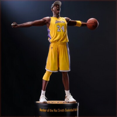 NBA star roars Kobe Bryant basketball standing model statue ornaments
