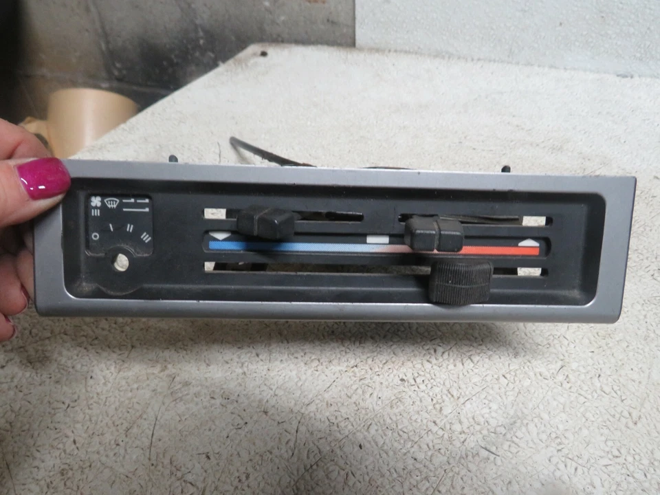 85 PORSCHE 944 气候加热器交流控制  — 第 3/4 张图片