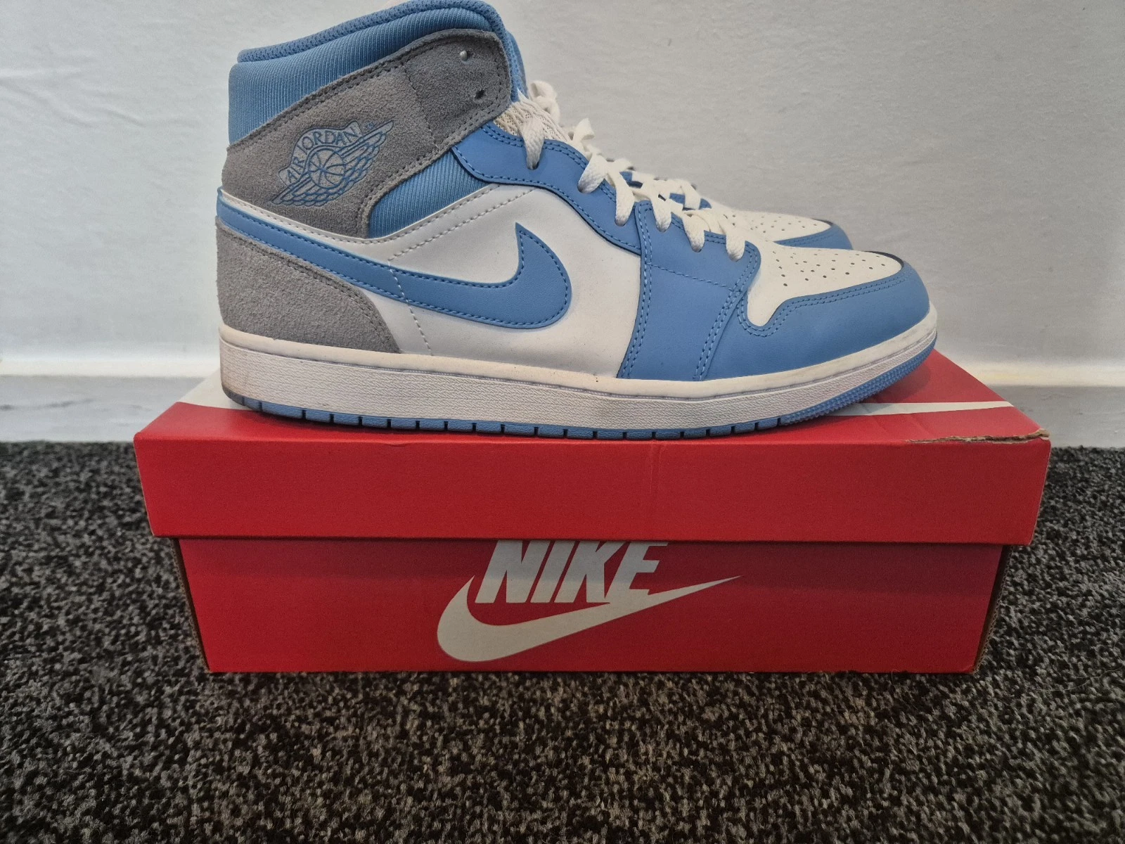 Nike Air Jordan 1 mid indossate una volta blu grigio universitario taglia 10