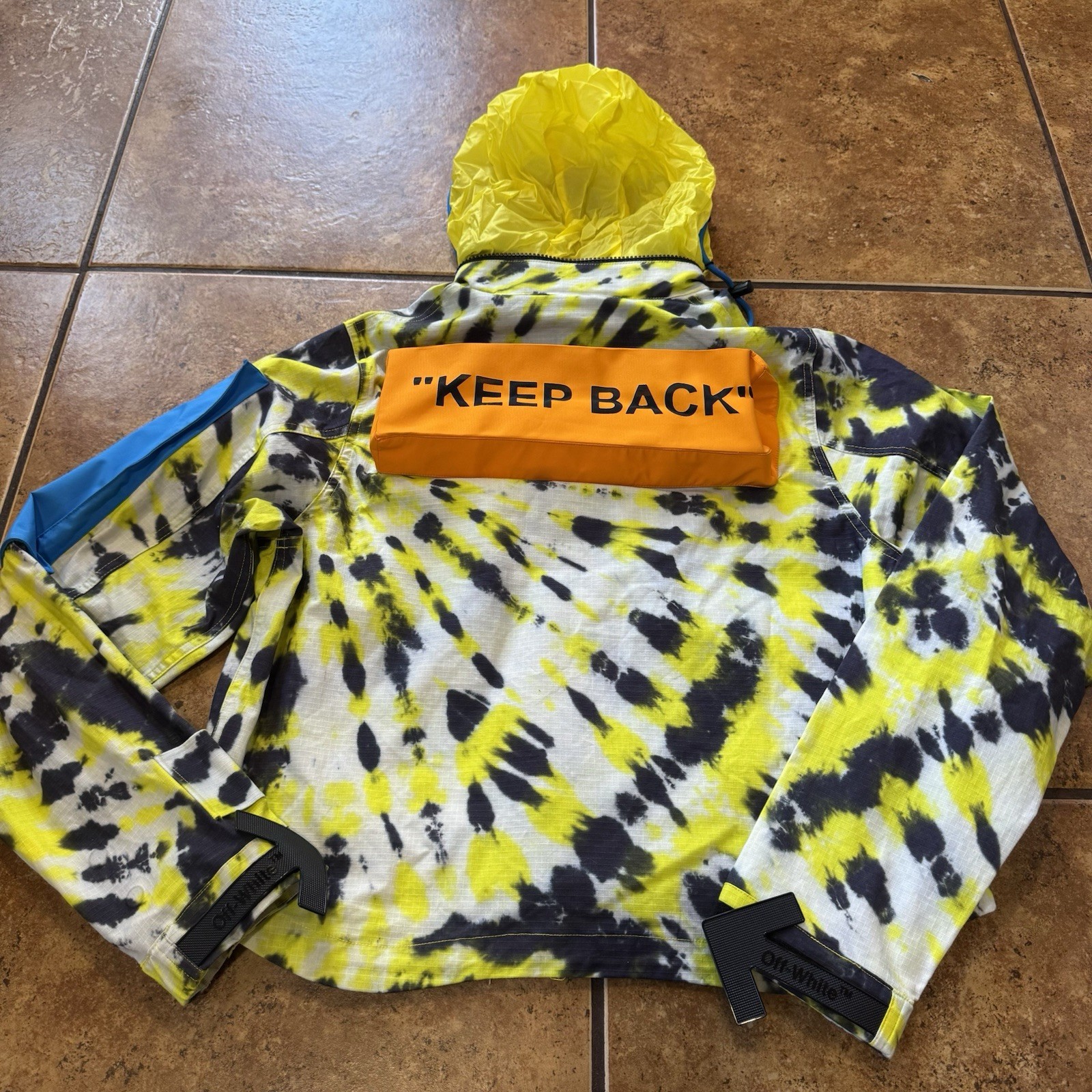 OFF WHITE X NIKE Giacca Nike x Off White nuova con etichetta tie dye taglia large bianco giallo fluorescente cargo