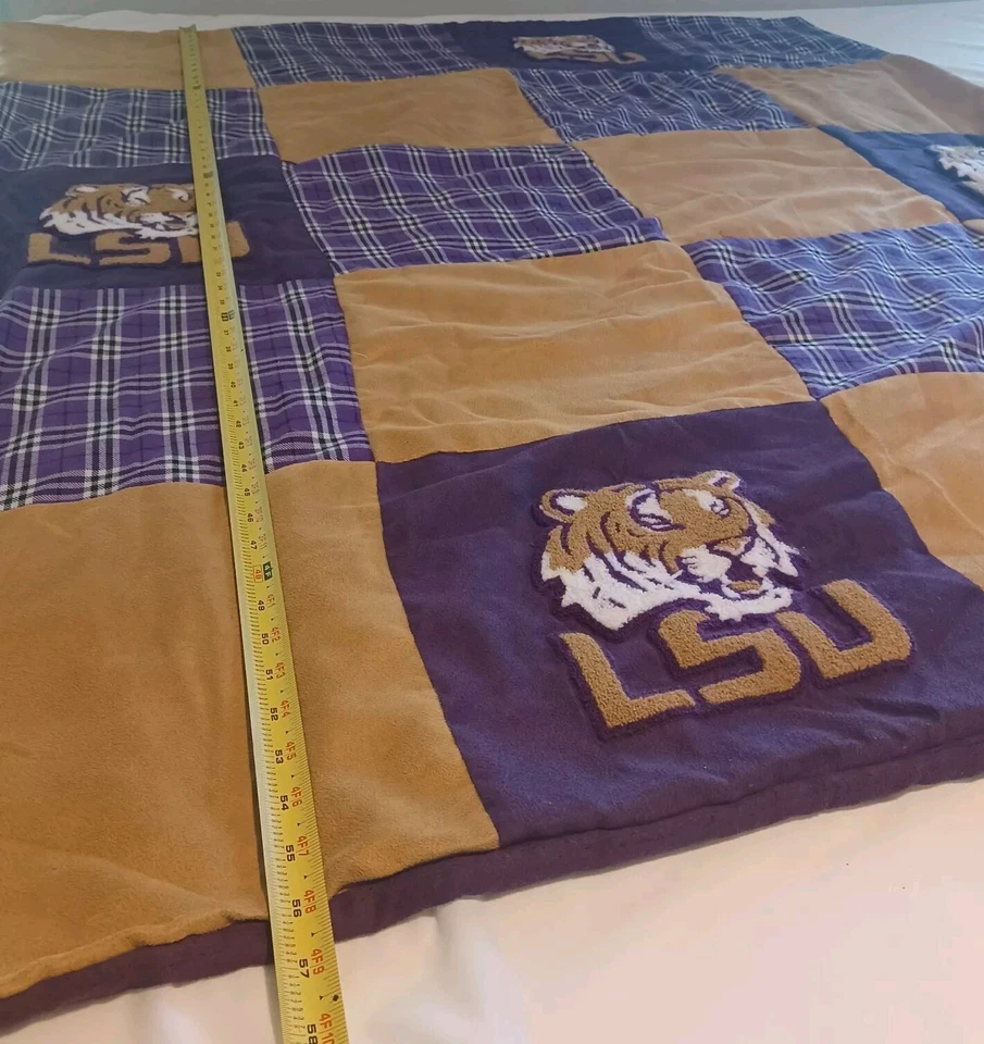 Manta blanqueadora de edredón LSU Tigers lanzamiento día de juego fútbol 56"x48" deportes universitarios Foto 2 de 4