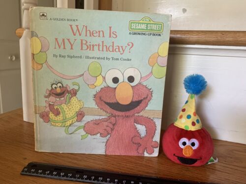 When is My Birthday? Sesame St Growing Up Book with Elmo Birthday Plush Beanie - Afbeelding 1 van 7