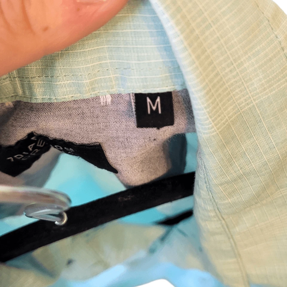 7 DIAMONDS Mint Green Lightweight Button Down Shirt Size M - Image 4 of 4