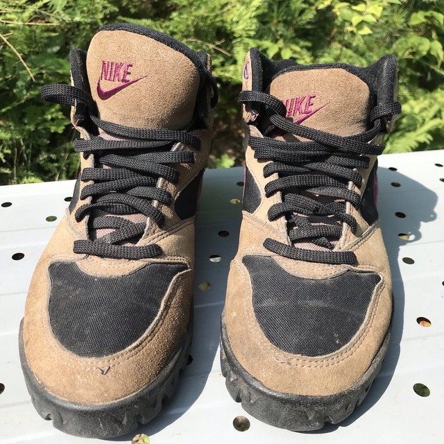 nike caldera hiking boots