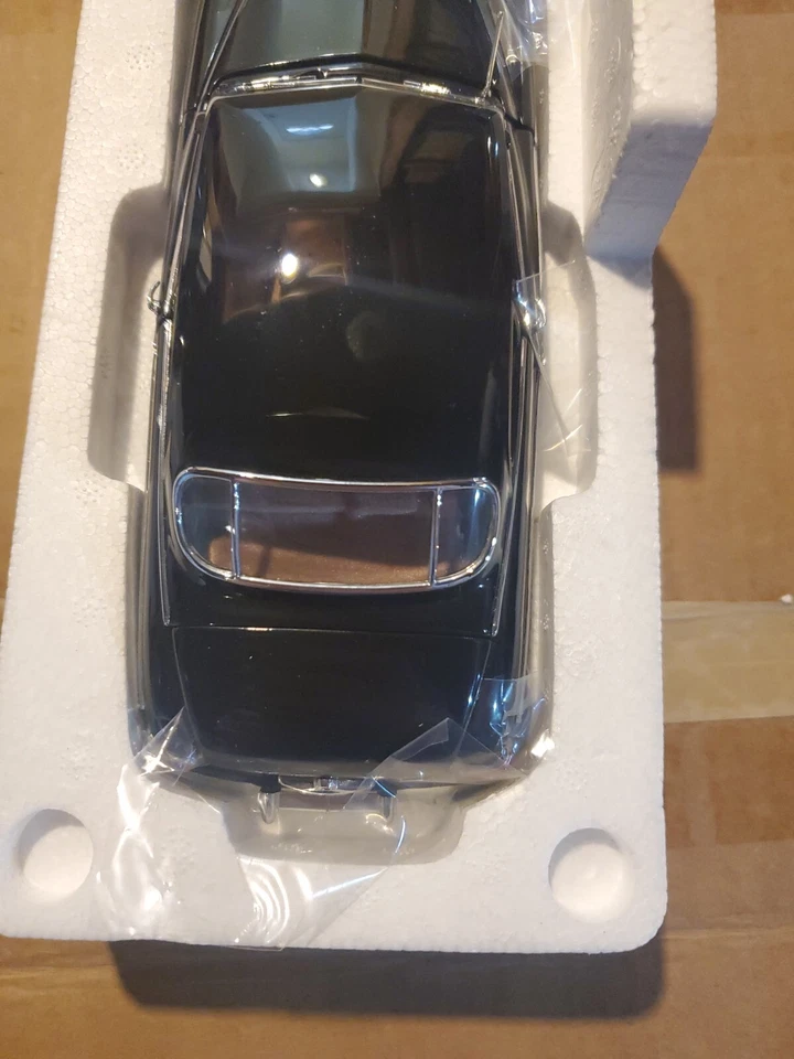 Danbury Mint escala 1/24 1949 negro Mercury Club cupé fundido a presión nuevo con título Foto 3 de 4