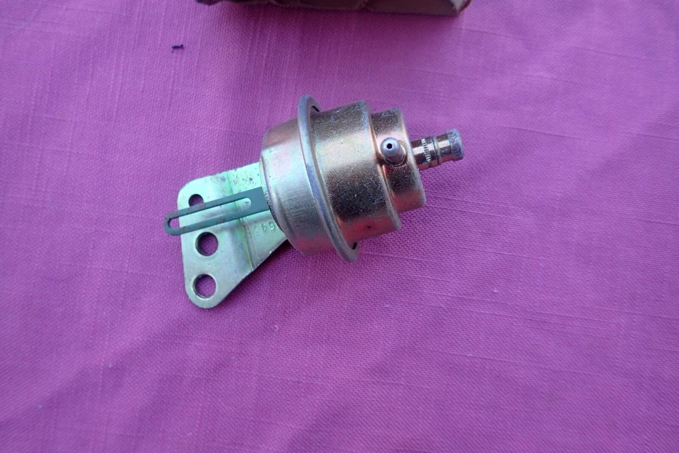 Дроссельная заслонка карбюратора 1980-87 GM, Rochester 2 барр., новая из старых запасов! 17068305 Buick Chevy - Изображение 2 из 4