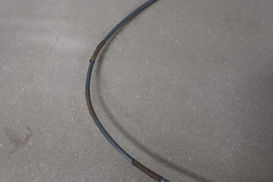 99-07 Ford F250 F350 Super Duty Pestillos de puerta trasera derecha con cables OEM Foto 4 de 4