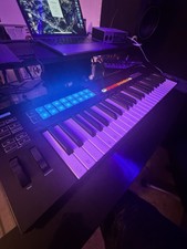 Novation Launchkey 49 MK3 49-Key MIDI Keyboar...