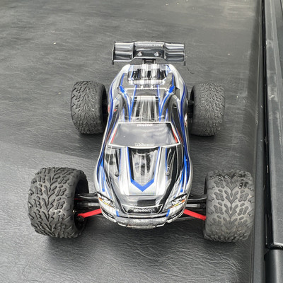 Traxxas E-Revo VXL 1:16 4WD Brushless Electric RC Monster Truck RTR Off-Road