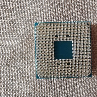 AMD Ryzen 7 3700X CPU, Wraith Prism Cooler & 2 x 8GB DDR4 RAM