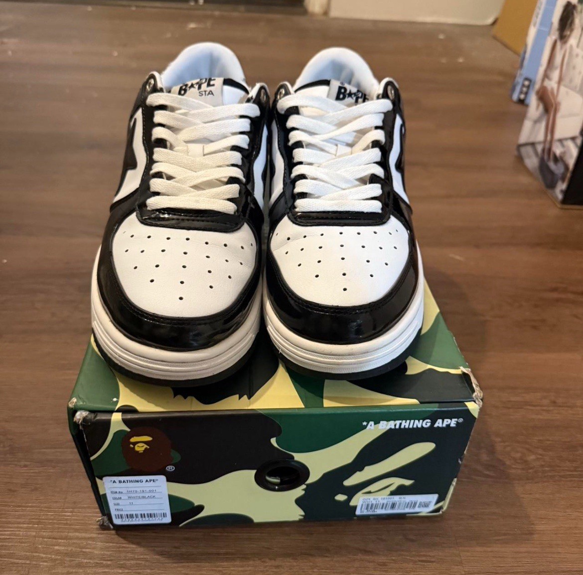 A Bathing Ape Bapesta Low Black White Patent Leather Streetwear Sneakers thumbnail 2