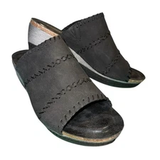 Pierre Dumas Black Wedge Slide Sandals – Size 8