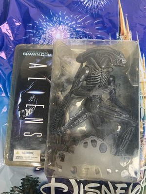 McFARLANE TOYS ALIEN エイリアン 12インチ フィギュア Amazon.co.jp