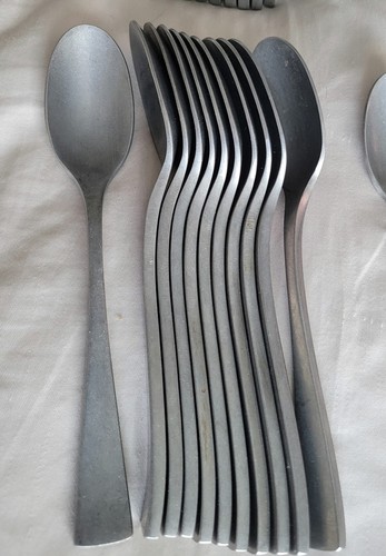 Oneida Unknown Pattern Heavy Gauge Brushed Satin Finish 67 Pieces China 90/17 - Picture 13 of 15
