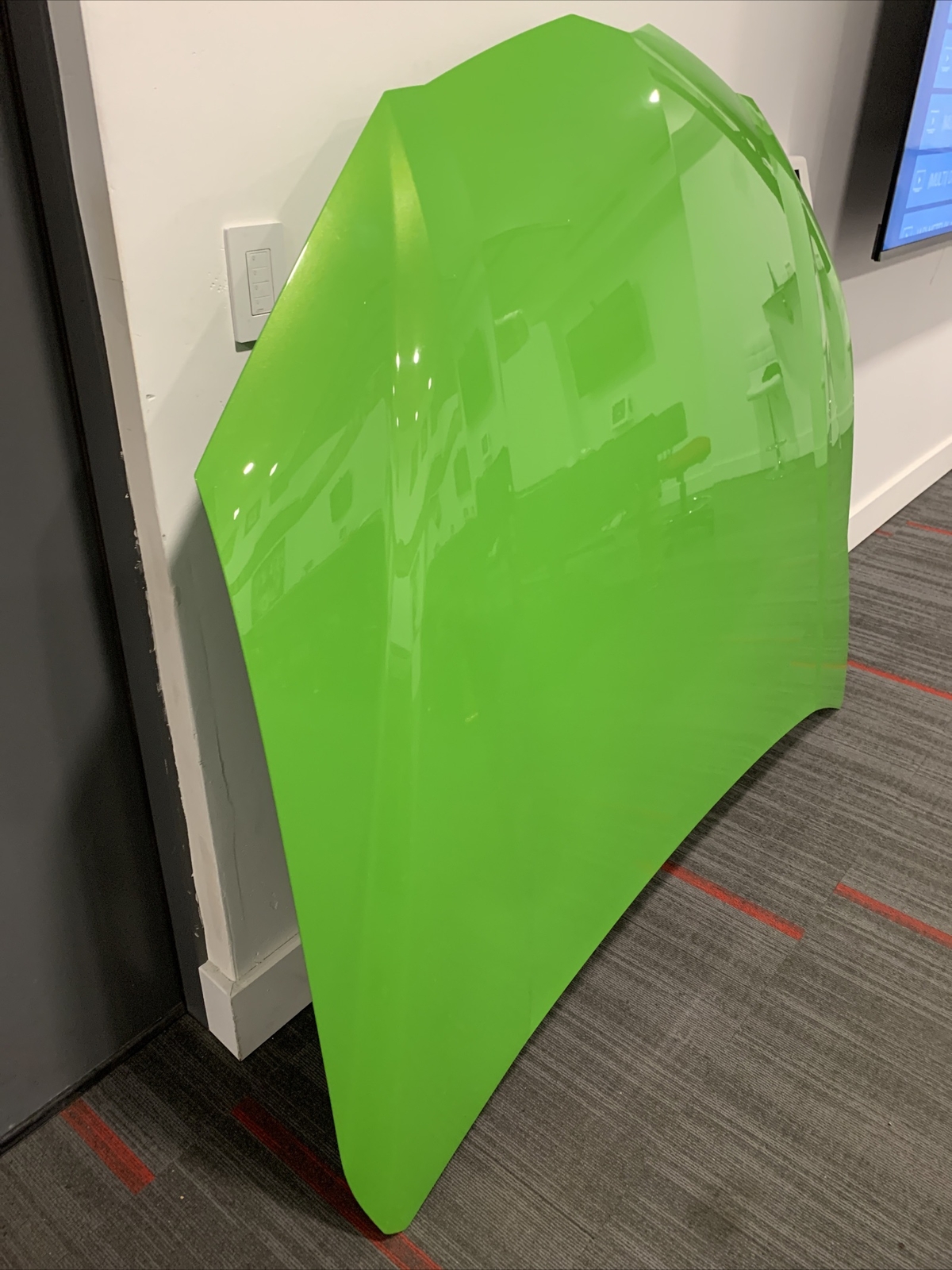 LAMBORGHINI URUS FRONT HOOD OEM 4ML010515A Neon Green
