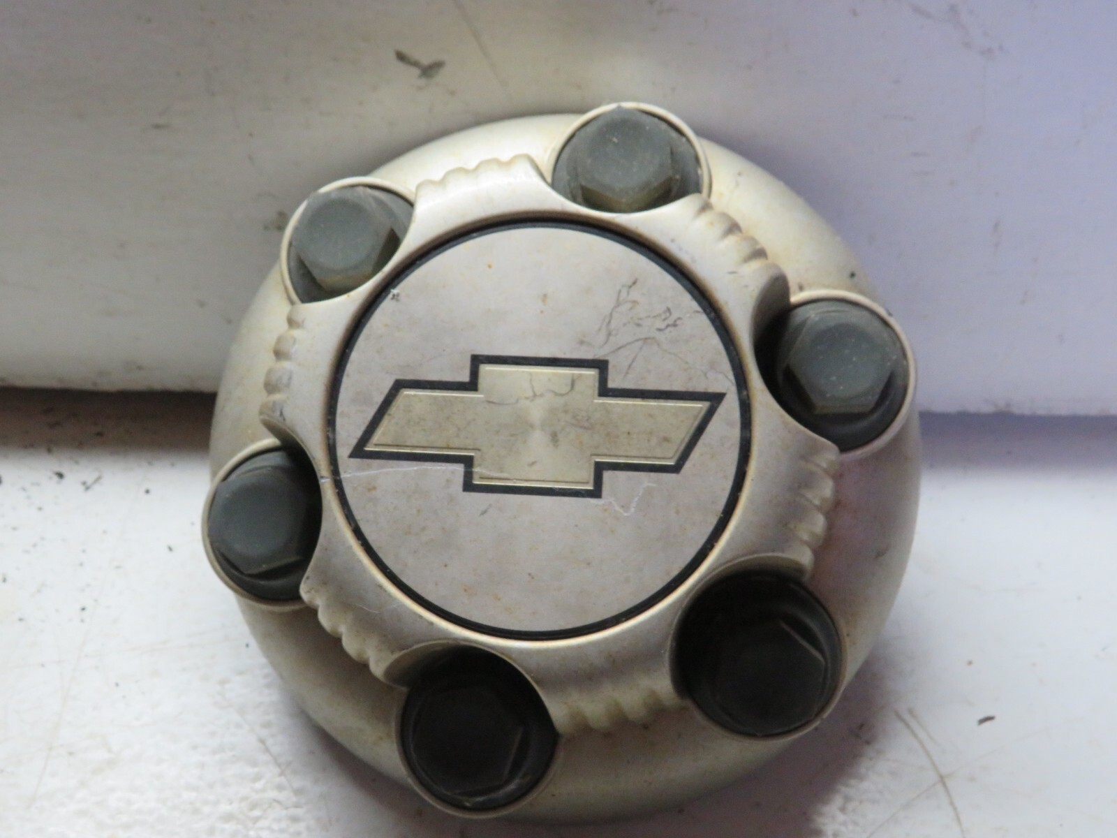 06 CHEVY EXPRESS VAN CENTER CAP thumbnail 2