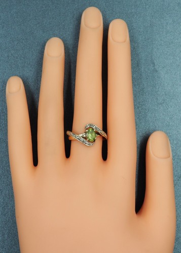 Peridot & Diamond 9ct Yellow Gold Ring - Picture 4 of 11