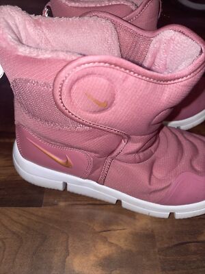insulated nike boots