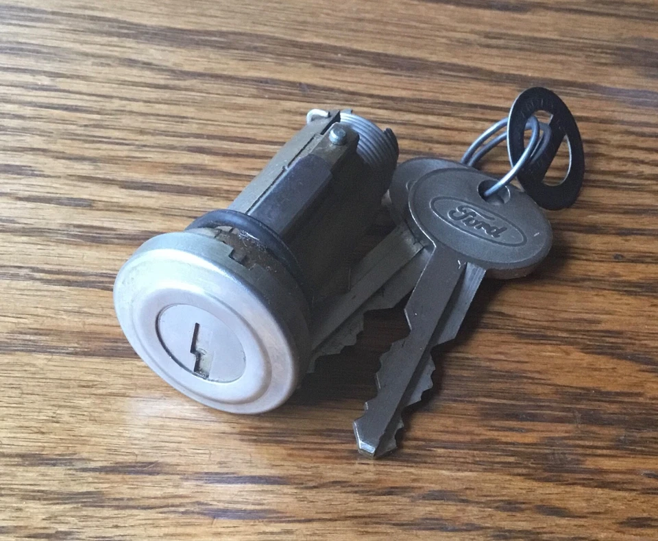 Ford Thunderbird 1967-68 Mercury Cougar 1967-71 bloqueo de maletero ciclo con llaves con logotipo de colección- Foto 4 de 4