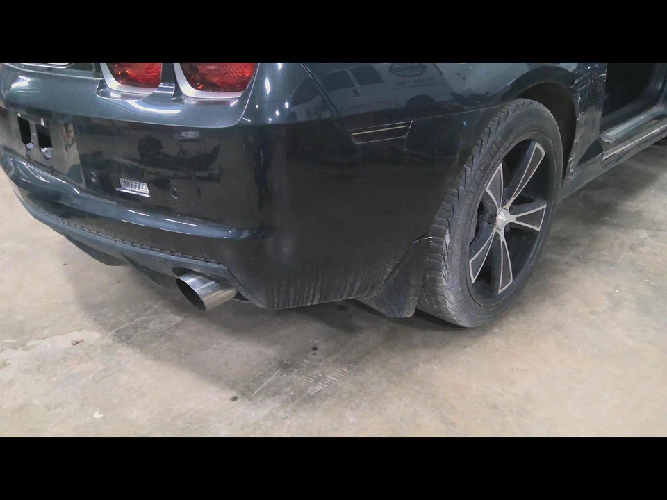 Used Rear Bumper Assembly Rear fits: 2012 Chevrolet Camaro w/rear park assist op Foto 3 de 4