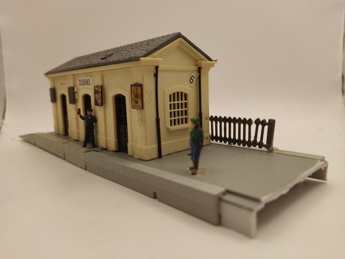 RIVAROSSI art. 3751- STAZIONE "DUBINO"+ marciapiede con scivolo art. 3790+ LUCI | Zustand: Usato