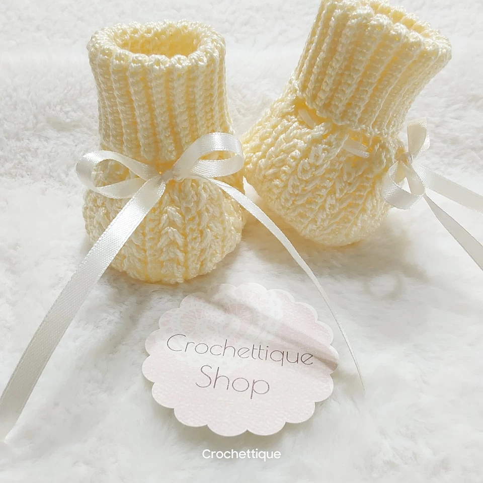 Botines de bebé de ganchillo hechos a mano Foto 2 de 4