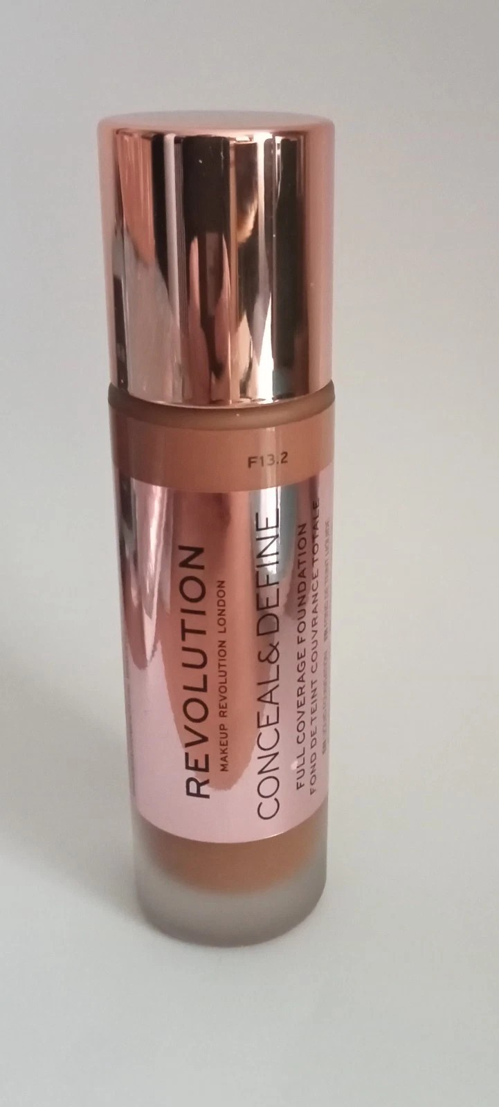 Makeup Revolution, Conceal & Define, Foundation, F13.2, 23ml