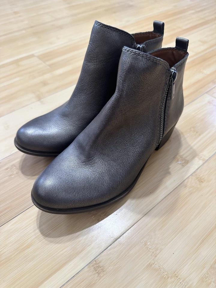 Botas al tobillo Lucky Brand para mujer talla 7 de peltre con doble cremallera Foto 3 de 4