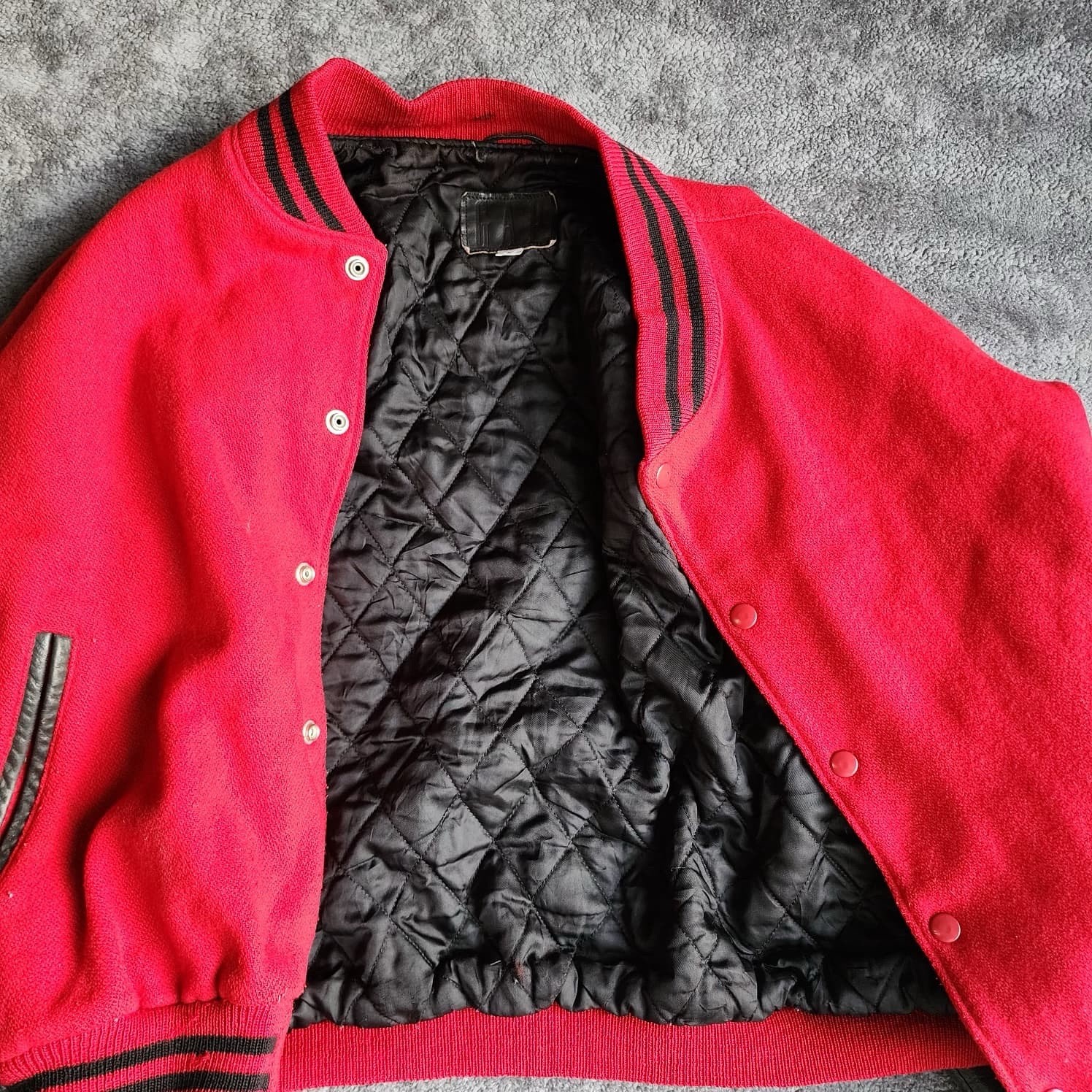 GAP Varsity Jacket Red Wool Black Leather Sleeves USA Made Vintage Size L Bomber image 8