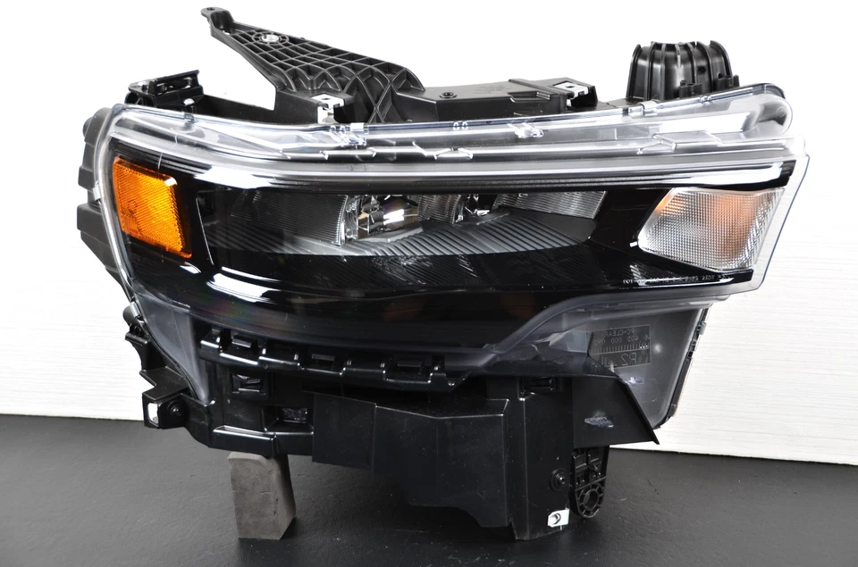 Dodge Ram 1500 2025 faros negros lado derecho del pasajero LED OEM Foto 2 de 4