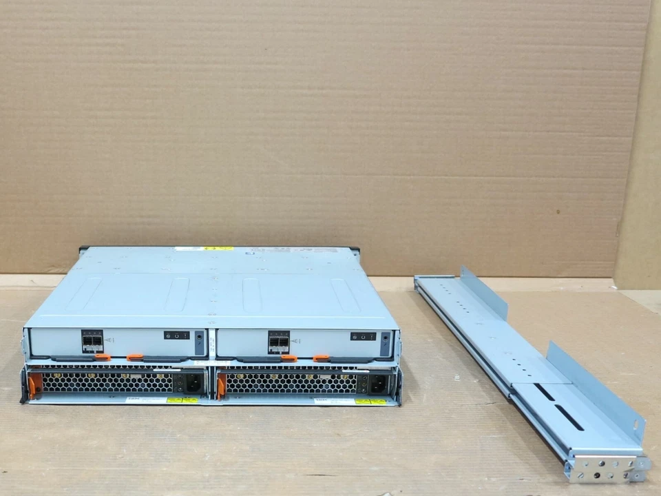 IBM Storwize V5000 2078-12E 12 x 3.5" LFF Expansion Array 2 x EMM 2 x PSU's  - Image 2 of 3