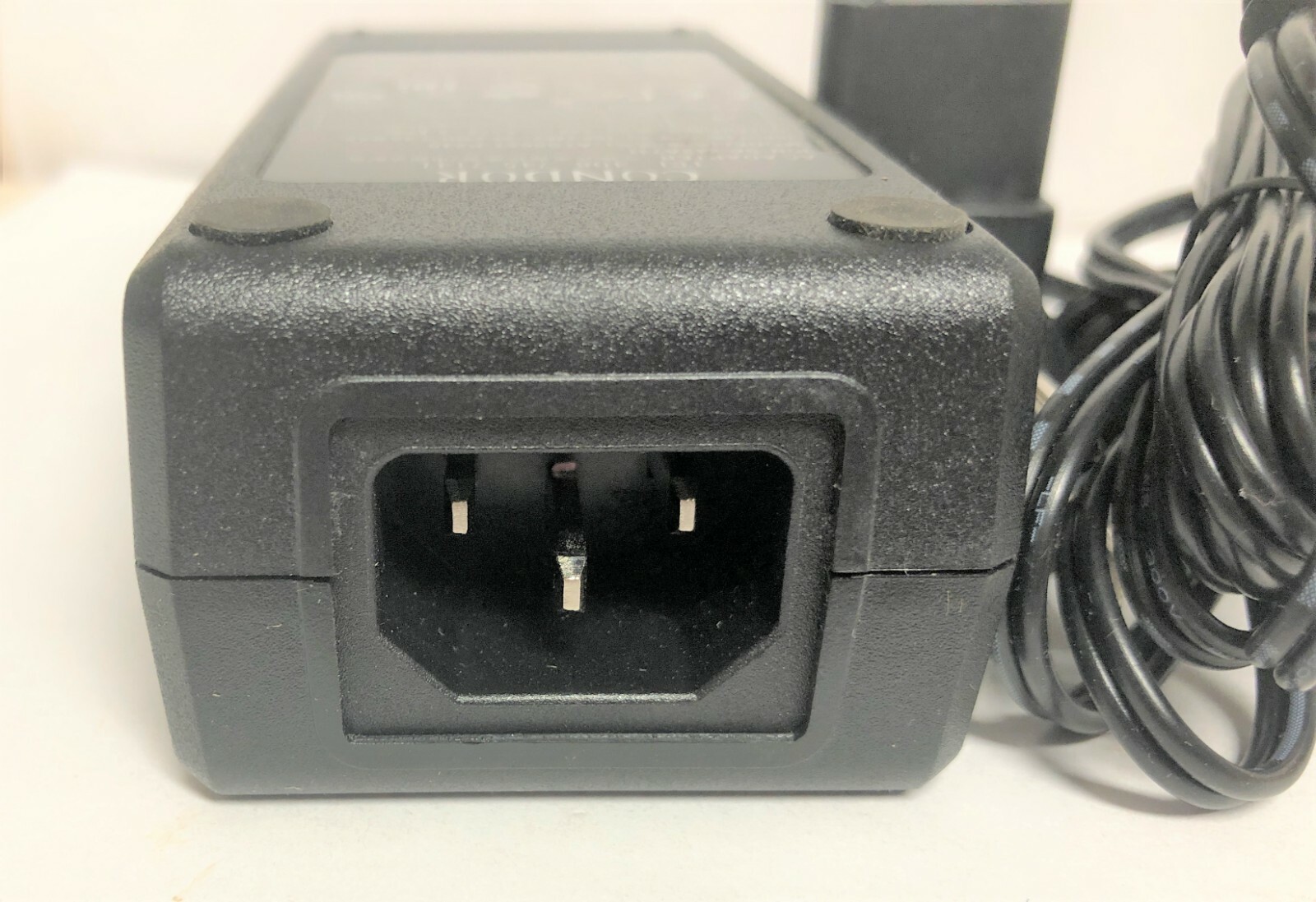 condor ats065tp240 ac adapter w/ sf cable c13 to usa nema 515p 12269