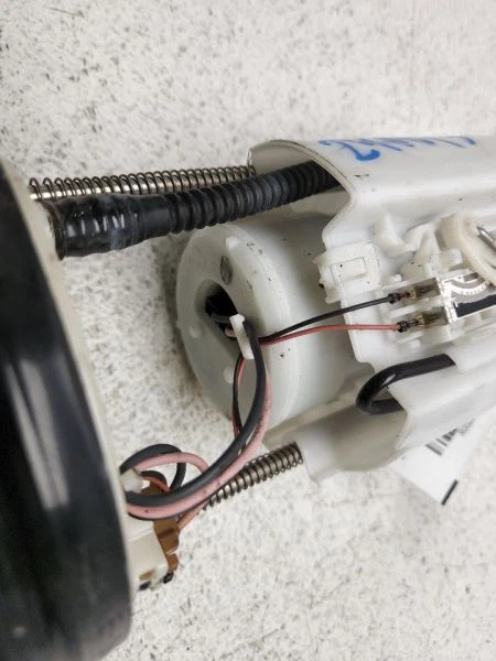 Conjunto de bomba de combustible Acura TL 2009-2014 3,5 L tracción delantera OEM 17045TA6A00 Foto 2 de 4