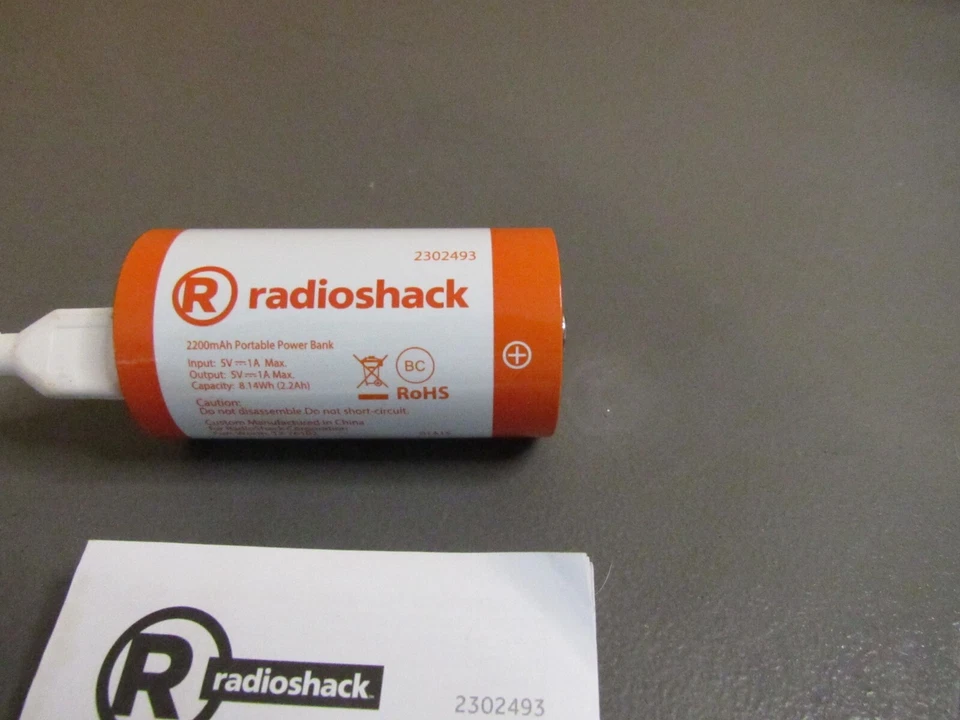 Banco de energía portátil con forma de batería Radio Shack Foto 2 de 4