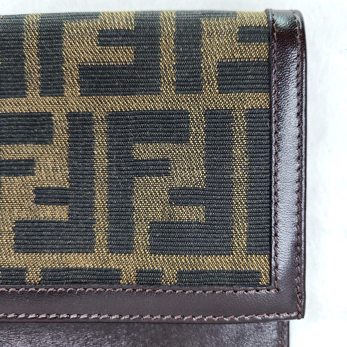 折りたたみ財布 Fendi Smooth Leather And Coated Canvas Billfold Wallet Fendi Zucca Canvas Bifold Wallet | FOMO Rochester, NY
