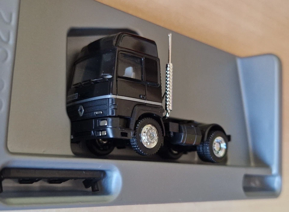 Herpa 310635 RENAULT T trattore stradale neutro rosso 1:87 OVP - Immagine 2 di 4