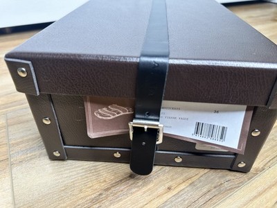 アライア　シューズボックス　ストラップ付き　牛革　収納ケース　alaia Alaia Empty Shoe Box Brown w/ Buckle Designer Decor Storage Gift