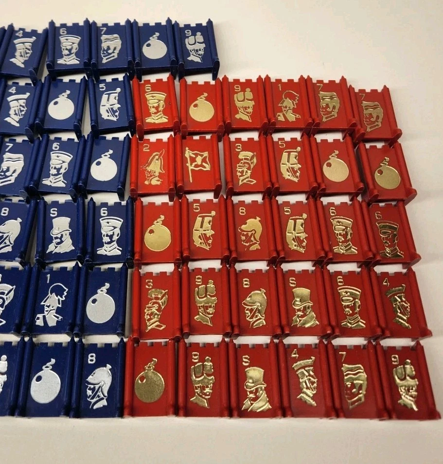 Juego de mesa Stratego vintage años 70 PIEZAS DE REPUESTO - 30 rojo, 38 azul Foto 3 de 3