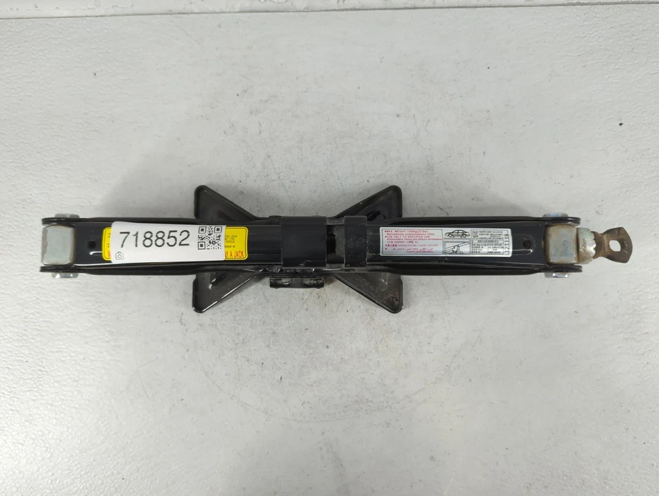 2013 Hyundai Tucson Spare Scissor Car Jack HAUSG - Image 4 of 4