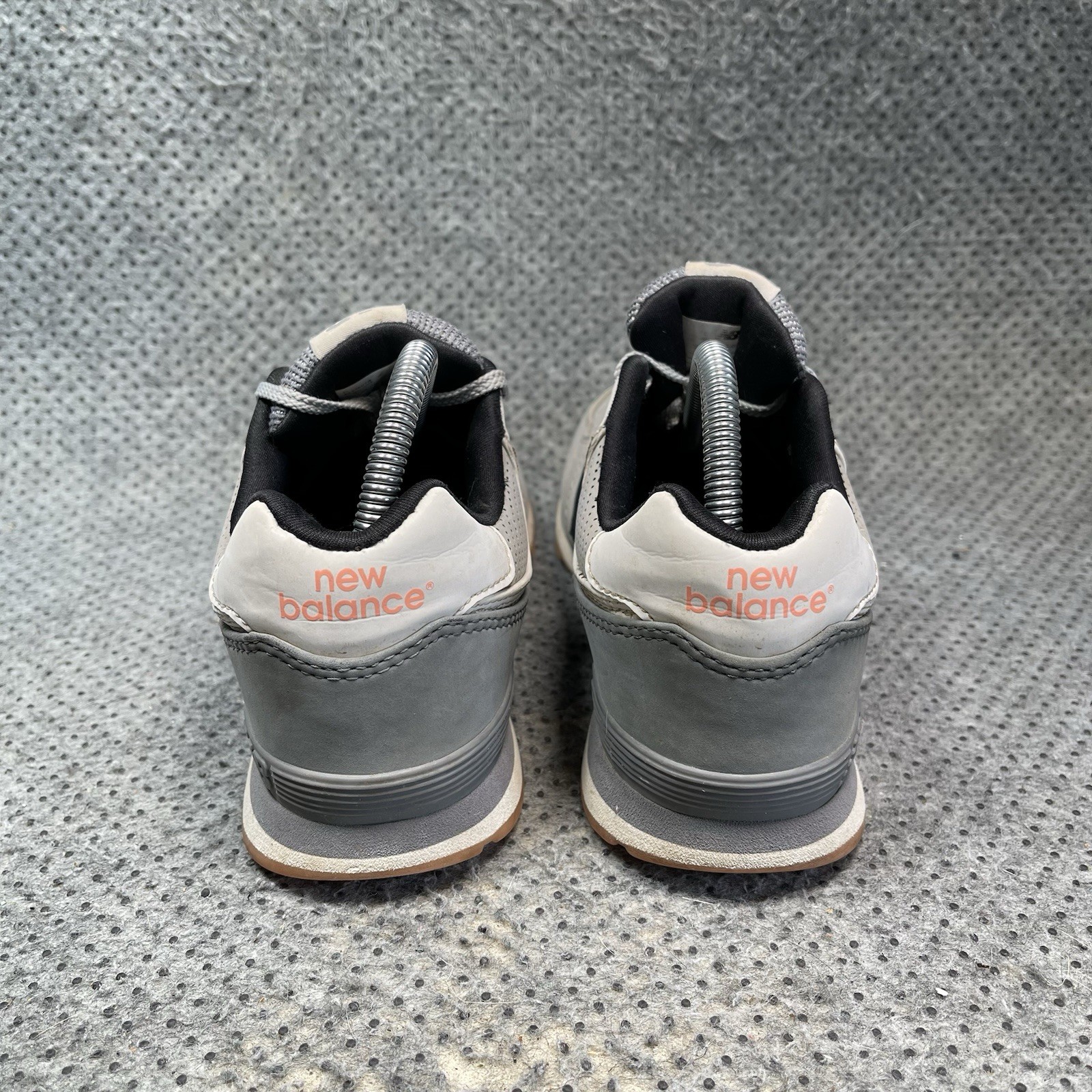 New Balance 574 Running Shoes Size 7 Men’s thumbnail 7